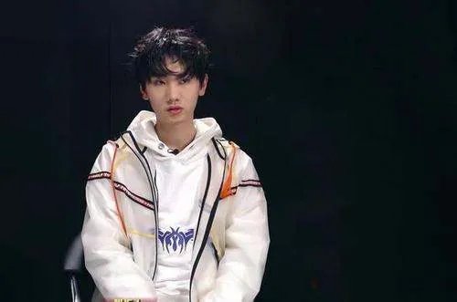 汪苏泷唱《情歌》,一开口就沦陷了,他的嗓音和这首歌适配度有多高?