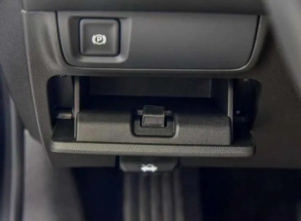 不到22万的中大型轿车,入门版的别克君越,配置够用吗?