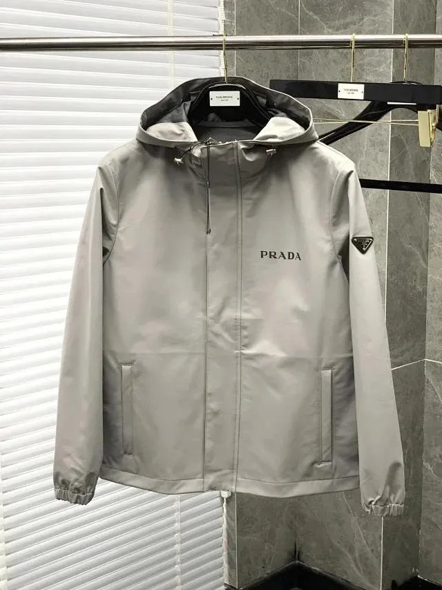 普拉达的服装风格是什么?