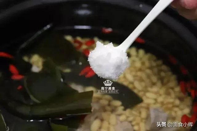 电饭煲能够煲压猪蹄吗?知道的能不能把过程写出来?