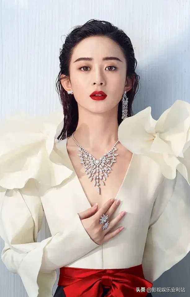 陈晓“装”不下去了,家庭背景曝光,难怪看不上赵丽颖,何背景?