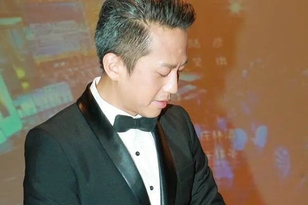 邓超调侃从小看杨紫老师的戏长大,杨紫对此是何反应?