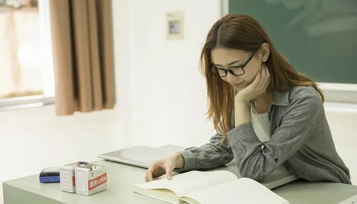 文科女生学什么专业就业前景好 文科女生就业前景好的专业