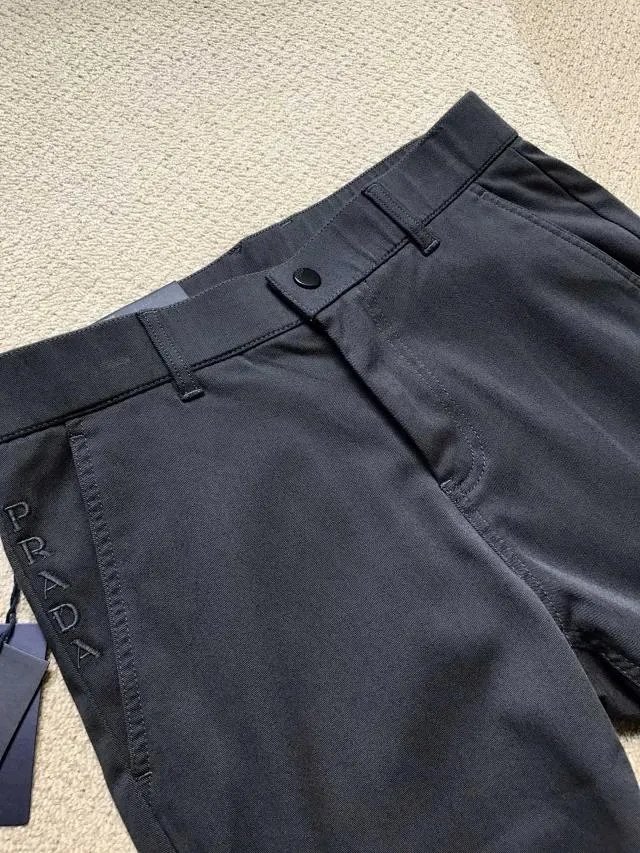 普拉达的服装风格是什么?