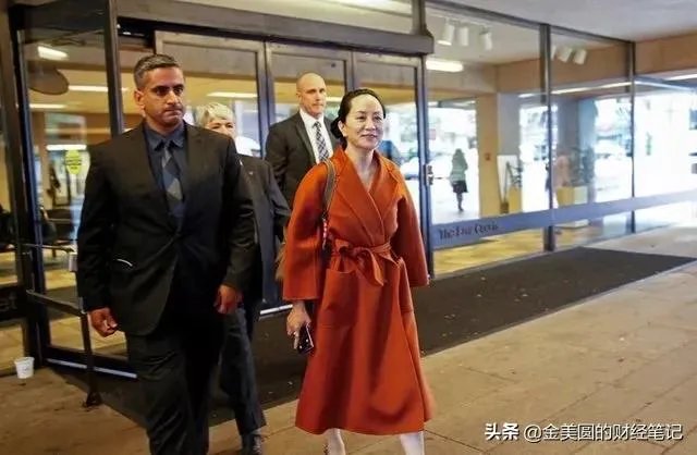 孟晚舟出庭时身边有不少随行的人是什么身份?又说明了什么问题?