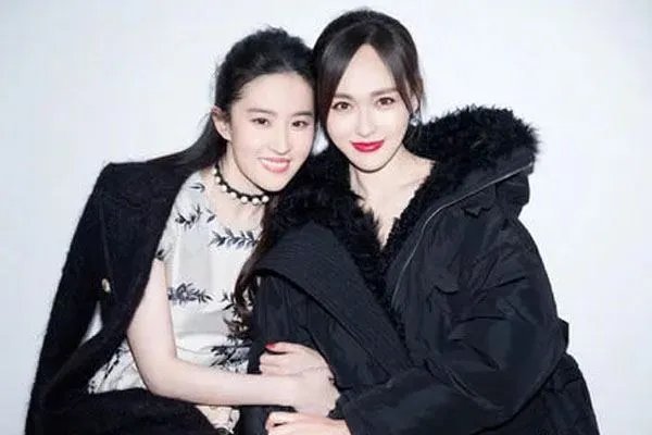 刘亦菲为唐嫣庆生,她们两人的关系如何?